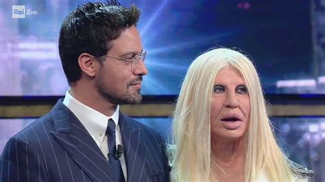 virginia raffaele versace orecchio|Donatella Versace e Gabriel Garko .